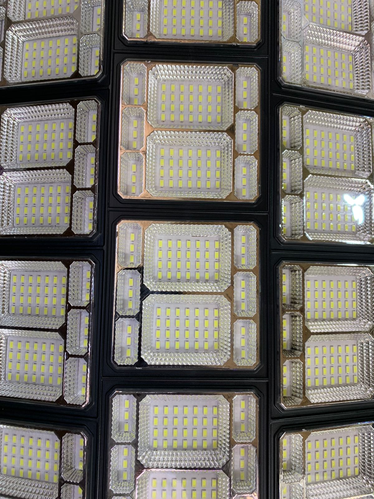 FS-JL030 1000w Wireless Solar LED Street Light with Day/Night Sensor and Remote - Image 3